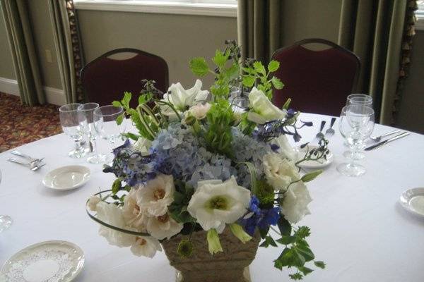 Mini calla lilies & rose bride bouquet