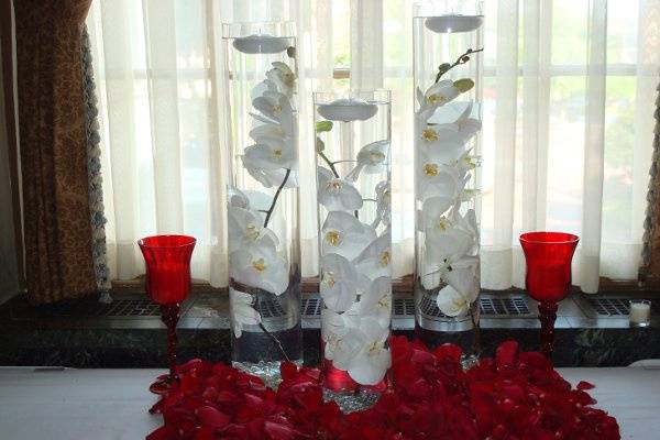 Floating orchids for your card table