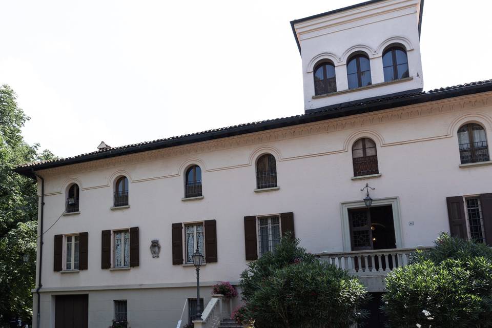 LOCATION BOLOGNA