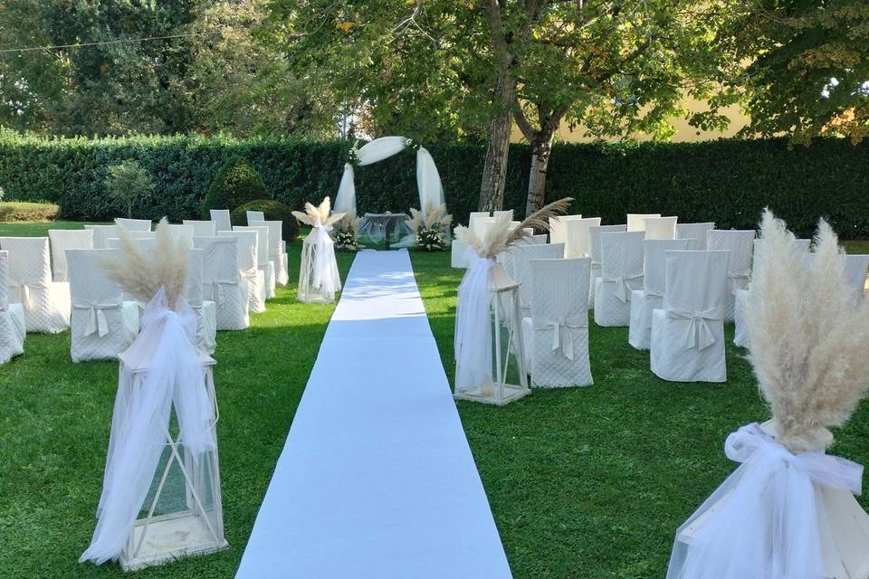 COUNTRY WEDDING