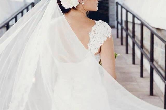Lovely updo with veil