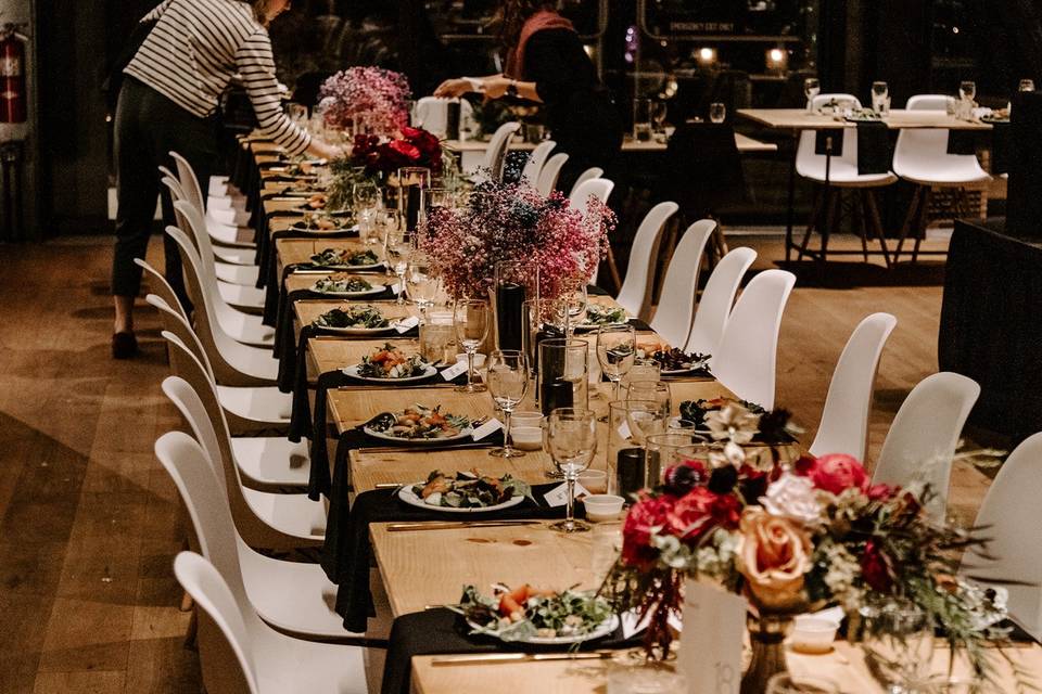 Table setting with flowers