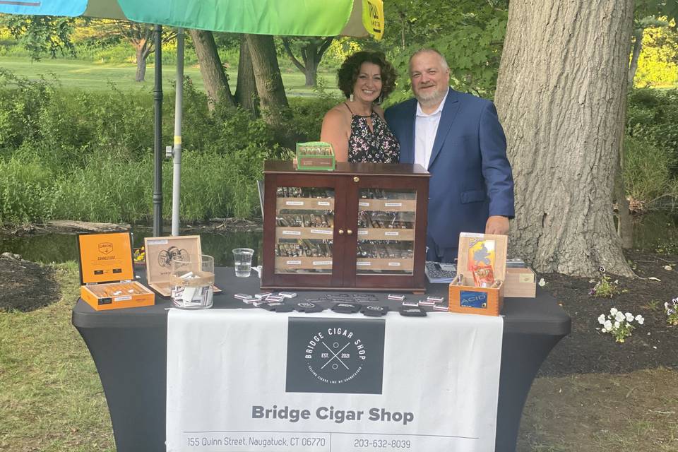 Cigar wedding favor's stand