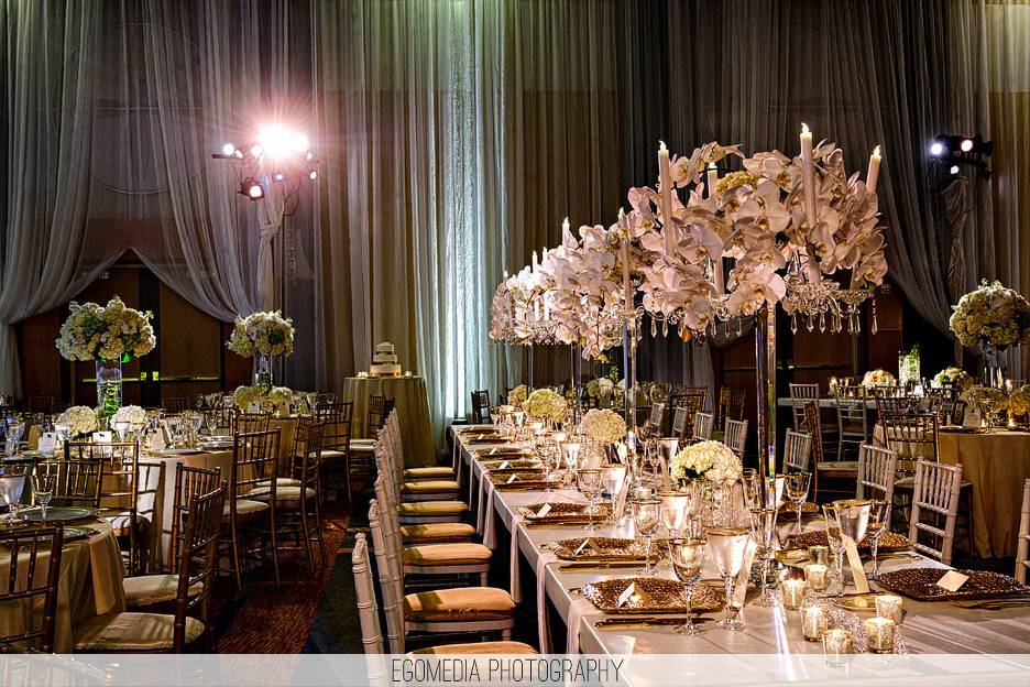 Head table arrangement