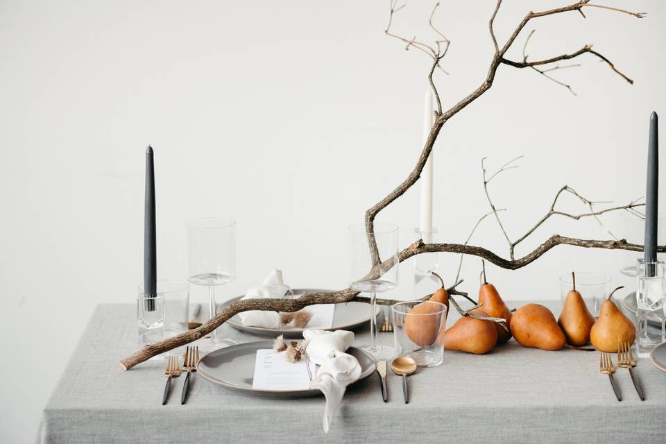 Fall branch and pear table