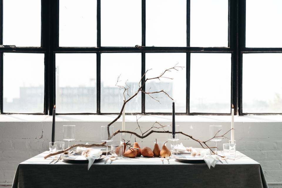 Fall branch and pear table