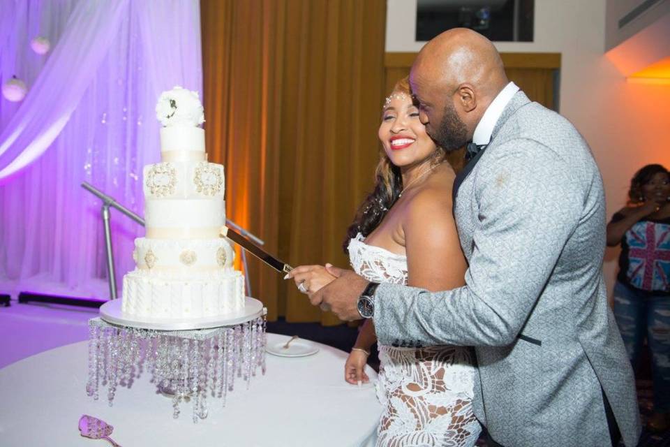 Cake cutting