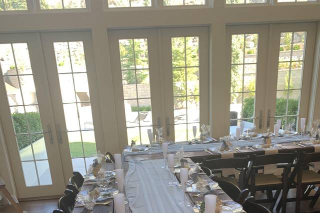 Long table setting