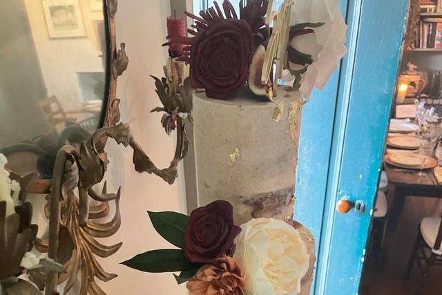 Caramel drip wedding cake