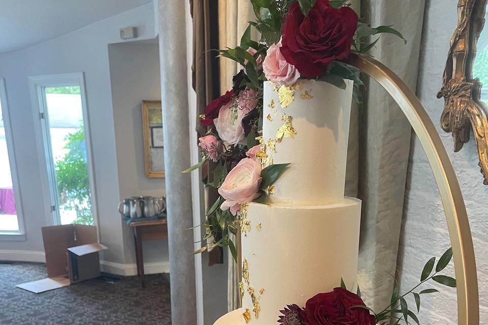 Floral Hoop Wedding Cake