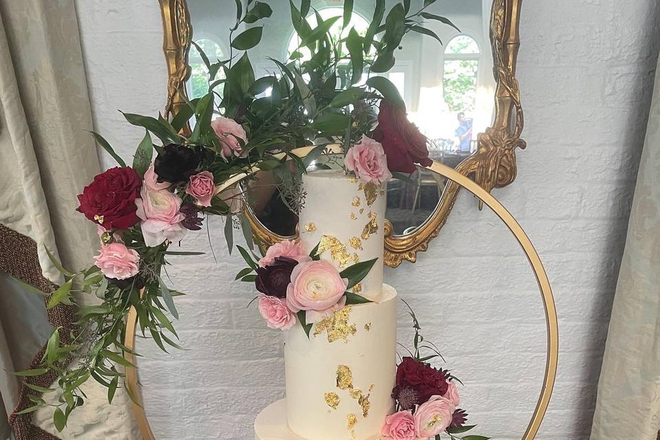 Floral Hoop Wedding Cake