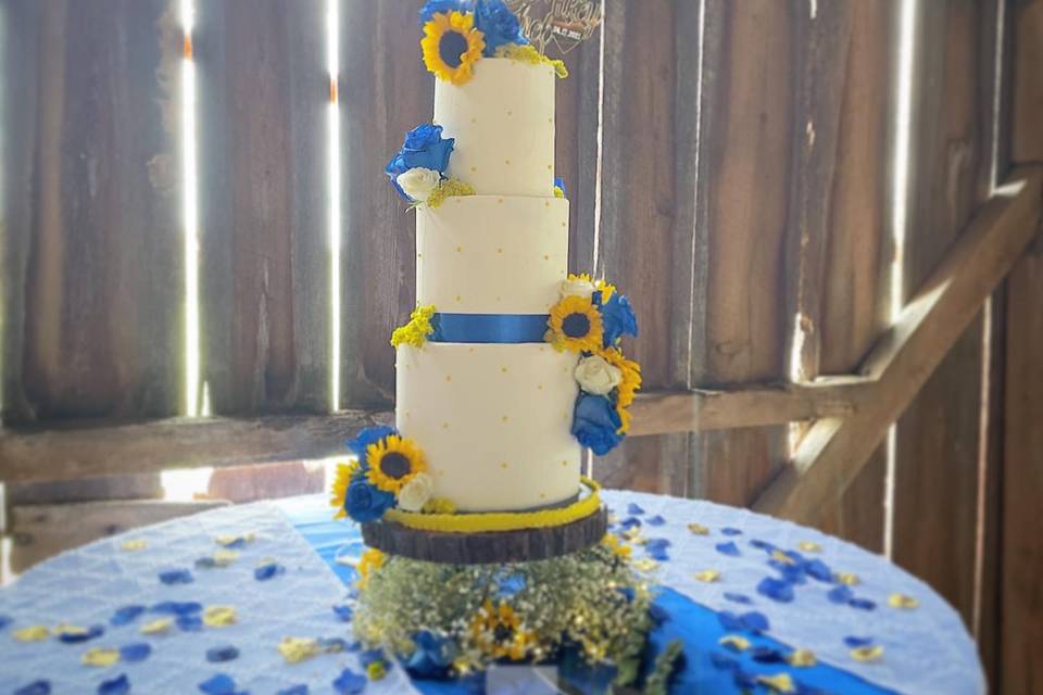 Rustic Sunflower and Blue Rose