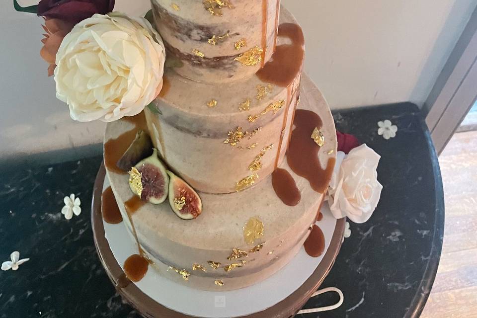 Caramel drip wedding cake