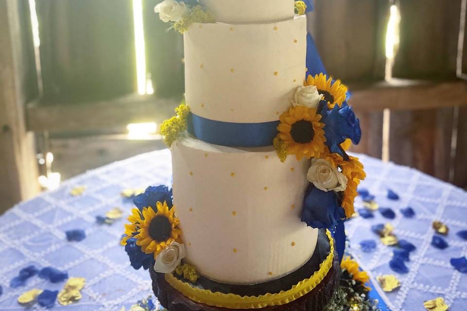 Rustic Sunflower and Blue Rose