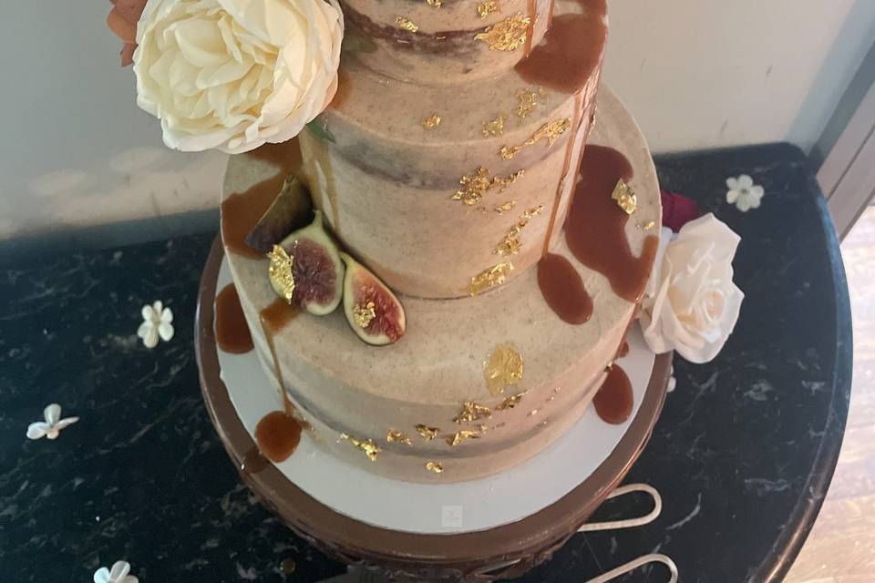 Caramel drip wedding cake