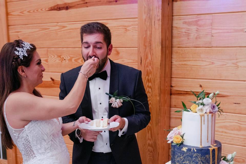 Couple enjoying cake