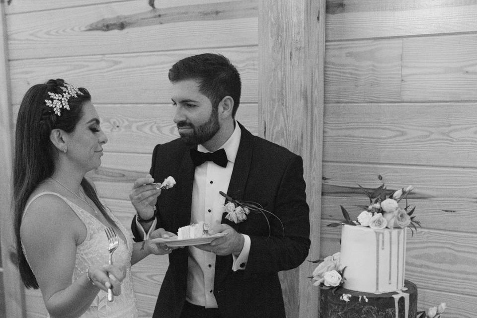 Couple enjoying cake