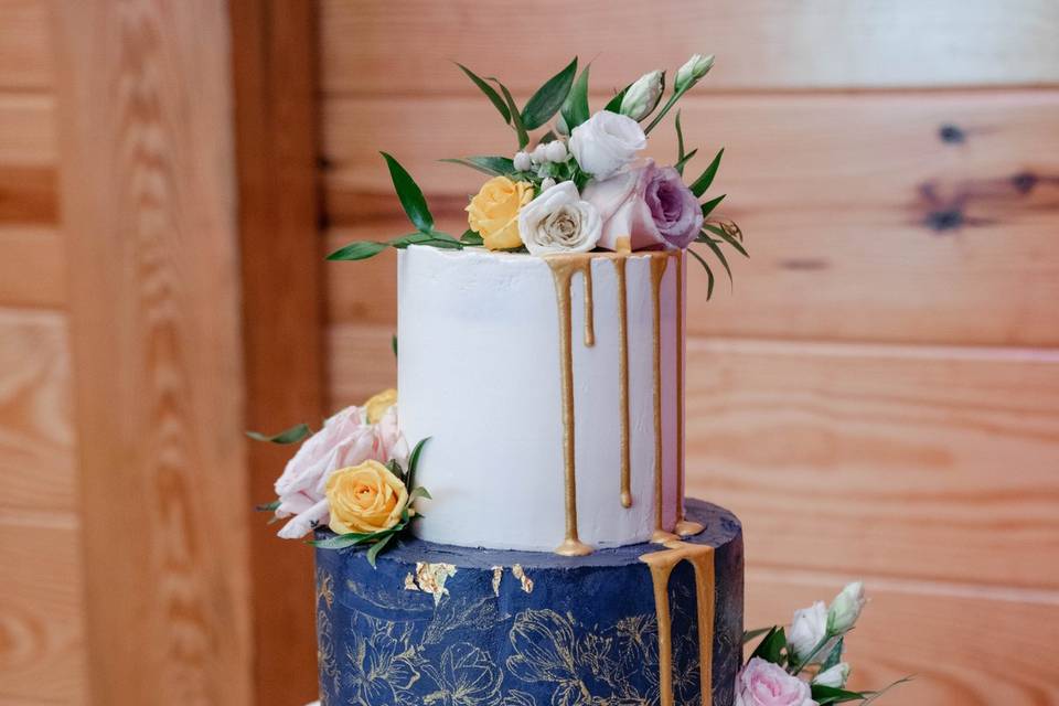 Modern wedding cake