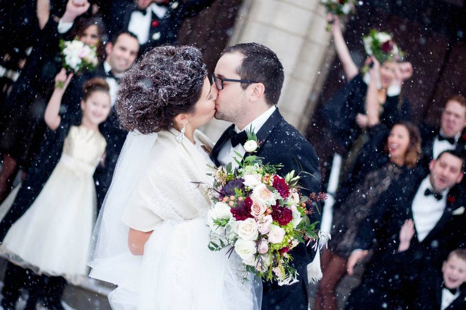 Wedding kiss | Photo Credit: Kat Filipinas