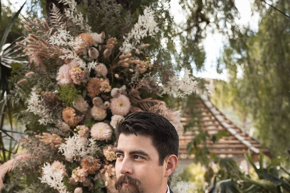 Groom with pocket boutonniere