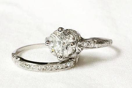 Elegant engagement ring