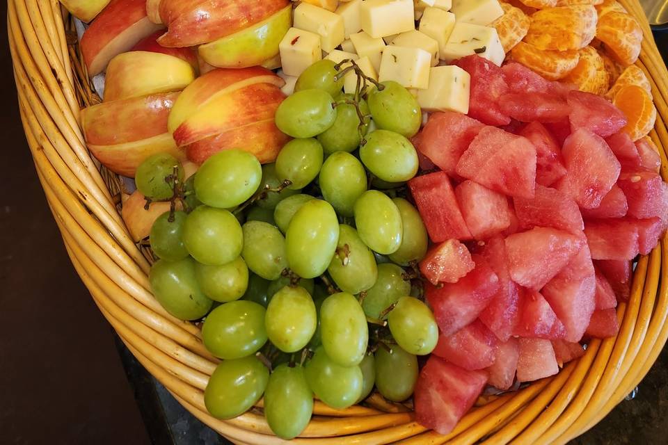 Wicker Tray w/ Fruit