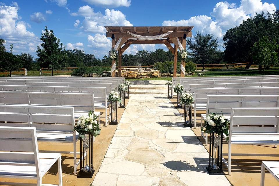 Aisle and arch arrangments