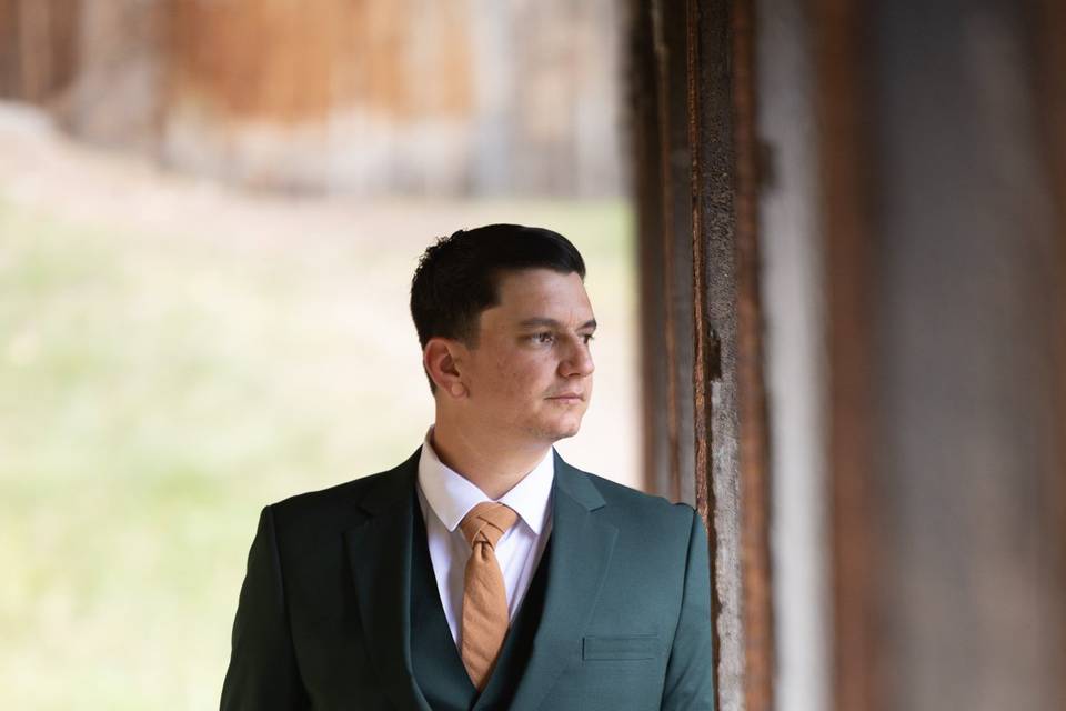 Groom pose
