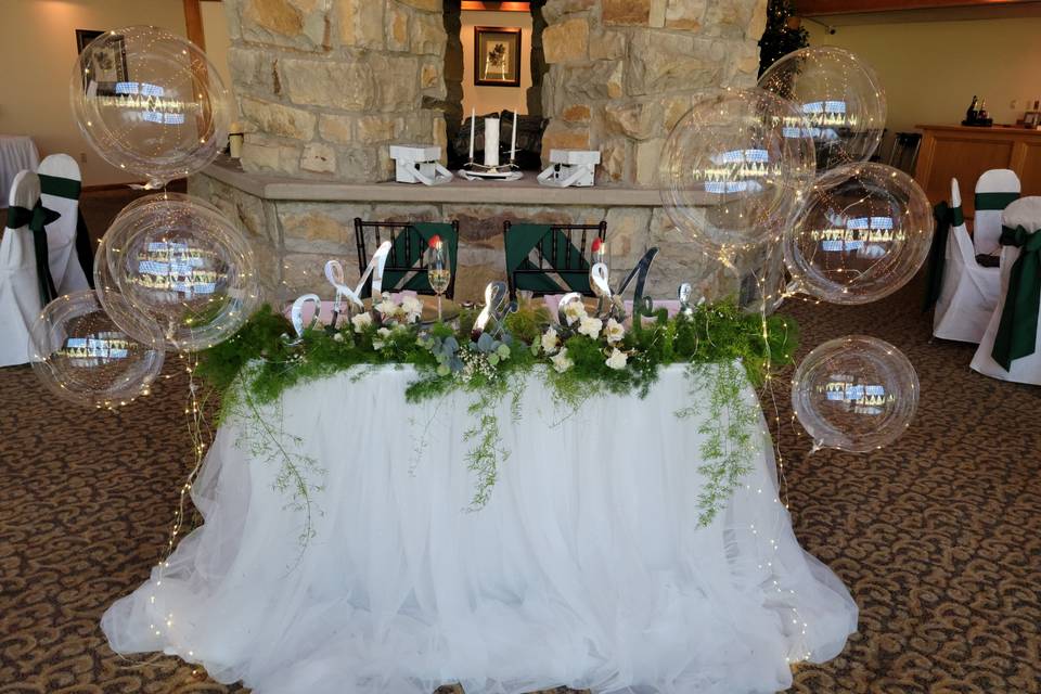 Bride & Groom Table