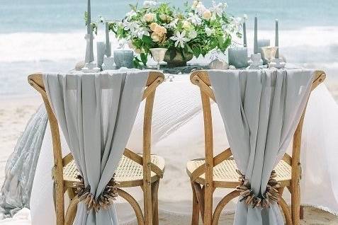 Sweetheart table on the beach