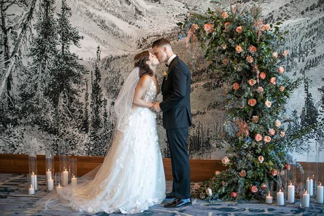 Gaylord Rockies Resort & Convention Center