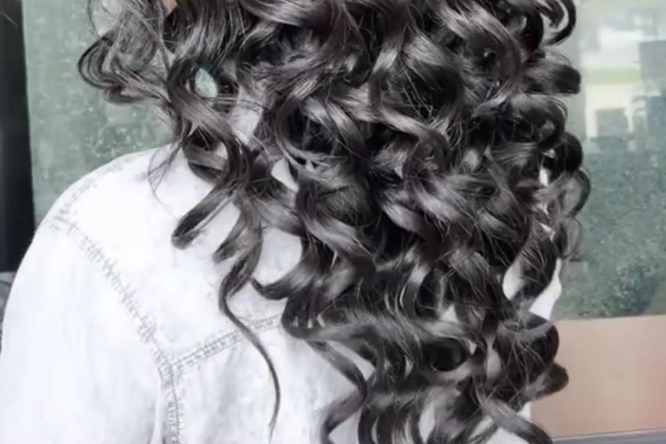 Hairstyle/Curls