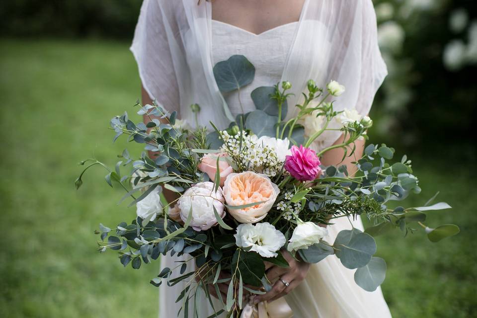 Garden Roses and Lisianthus