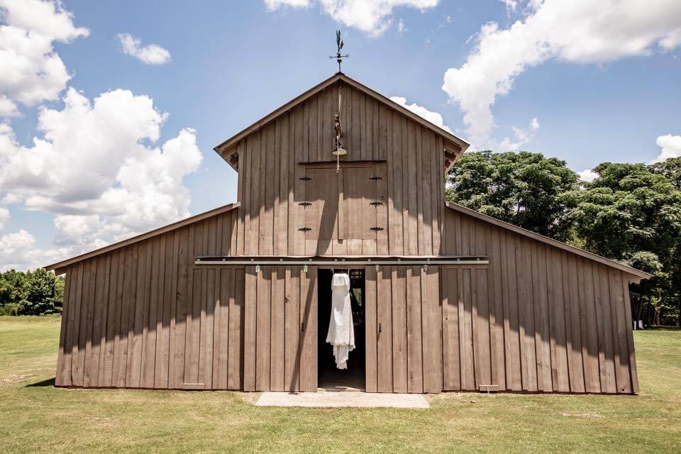 Valley View Barn Wedding Venue