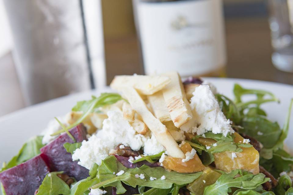 Beet & goat cheese salad