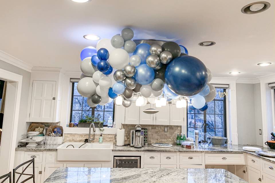 Balloon Cloud Decor