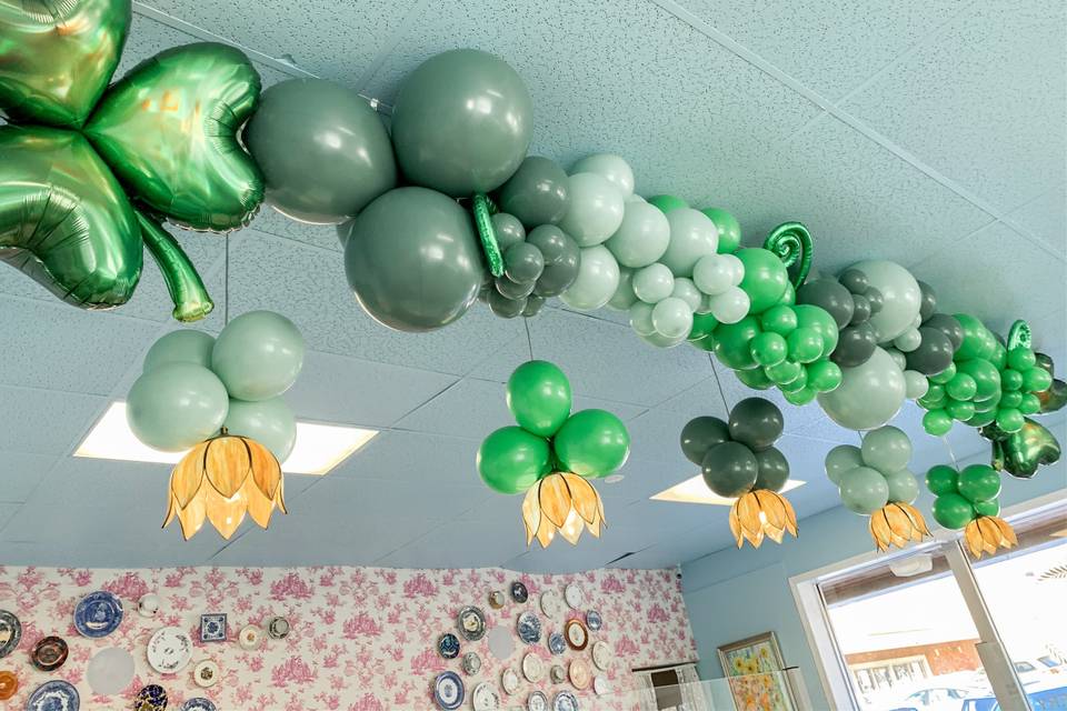 Green Balloon Garland