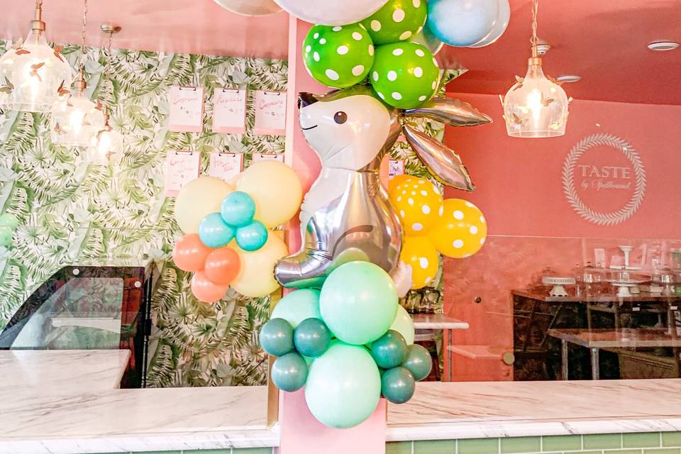 Easter Balloon Decoration