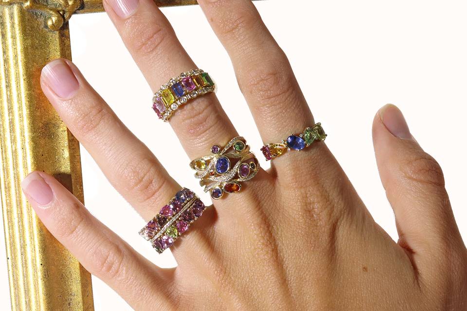 Multicolor rings