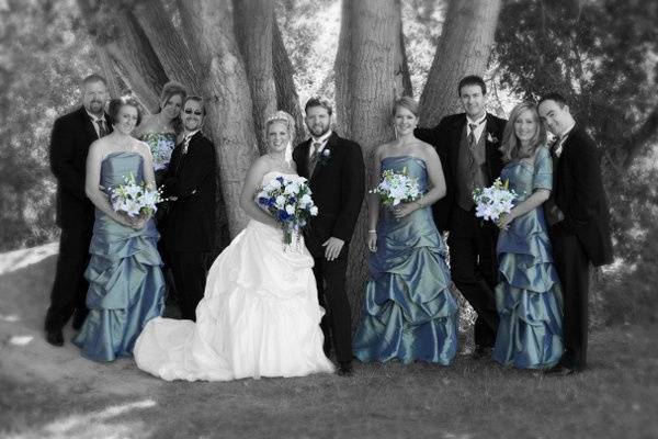 A perfect bridal party image. What a fun group.