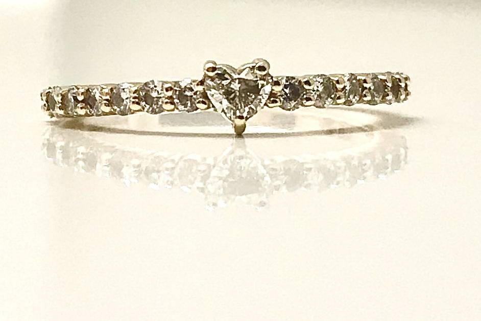 Dainty Diamond Sweetheart Ring
