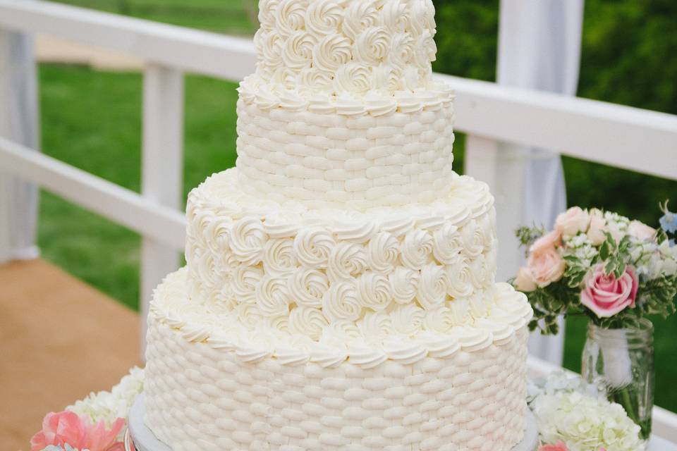 Rosette & basket weave cake