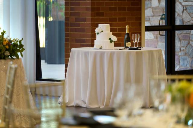 Cake table