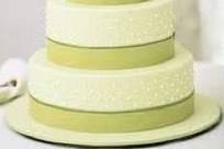 Classic cake design available in all color schemes
