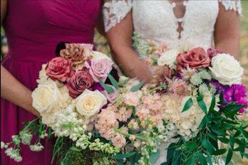 Bride/Bridesmaid's bouquet
