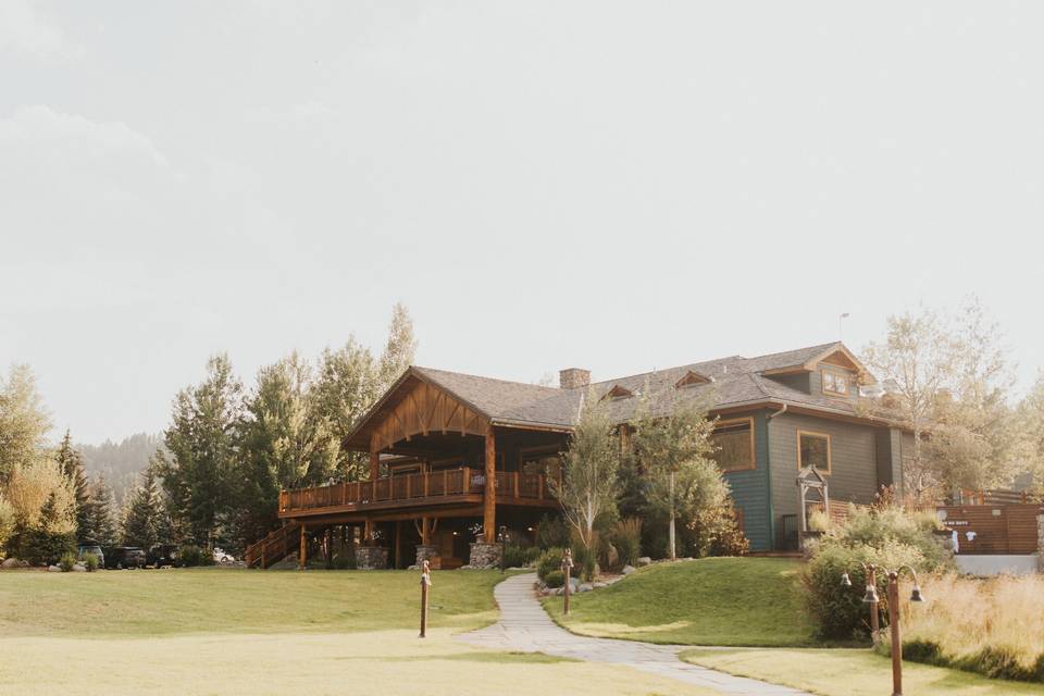 Lodge and restaurant