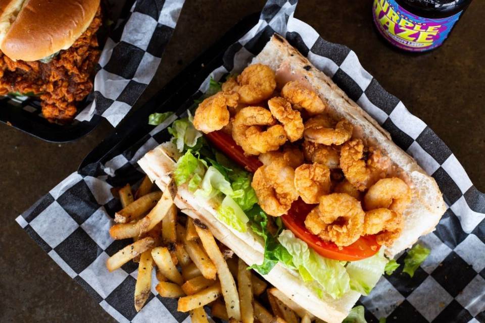 Shrimp po'boy