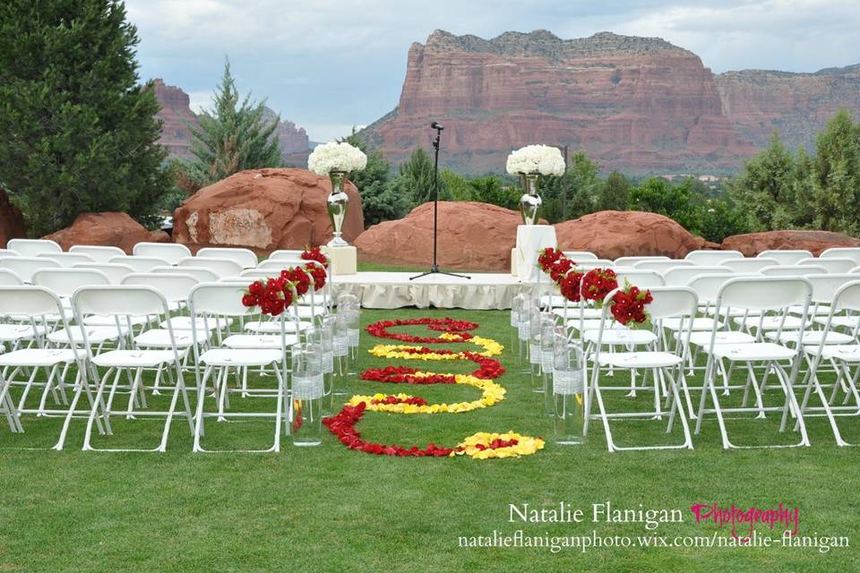 Stunning outdoor ceremony