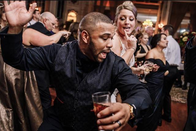 DJ 100 THE WEDDING GUY