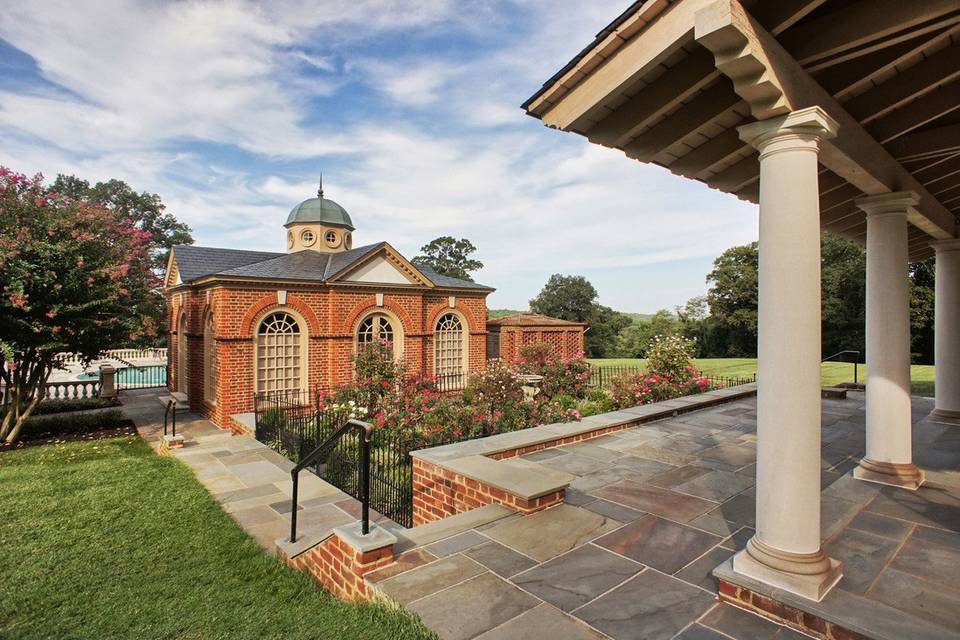 Viewing Shed & Rose Garden